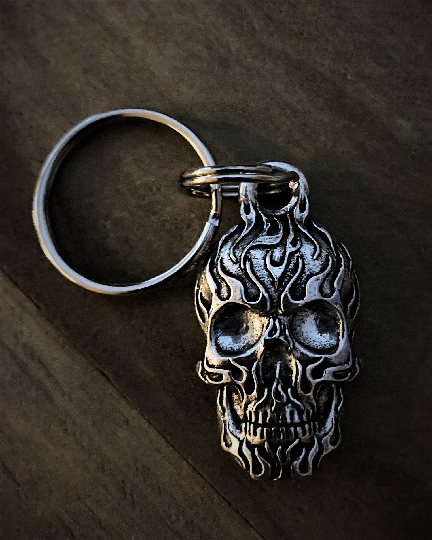Skull Skull Glass Keychain Keychain NEW (A60v)